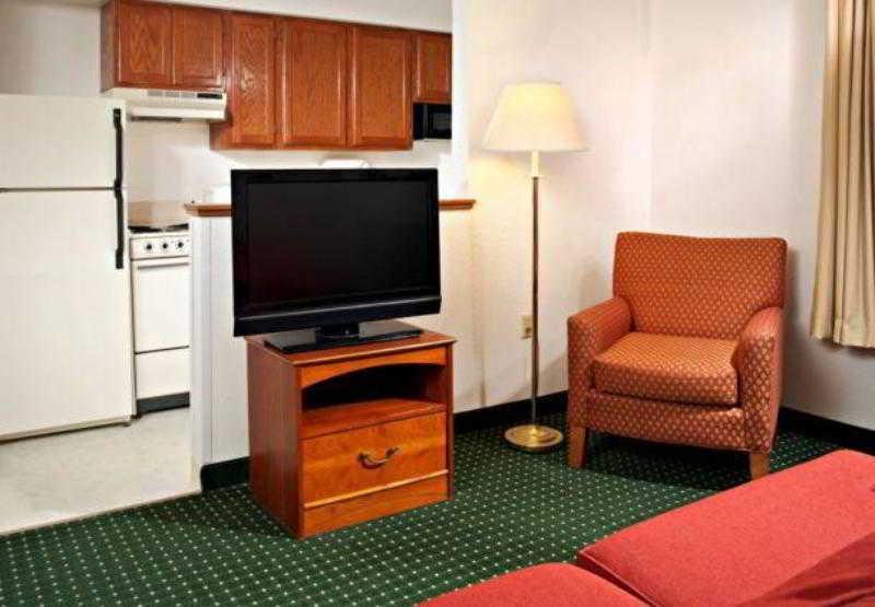 Sonesta Simply Suites Detroit Novi Oda fotoğraf