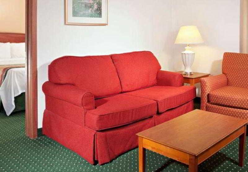 Sonesta Simply Suites Detroit Novi Oda fotoğraf